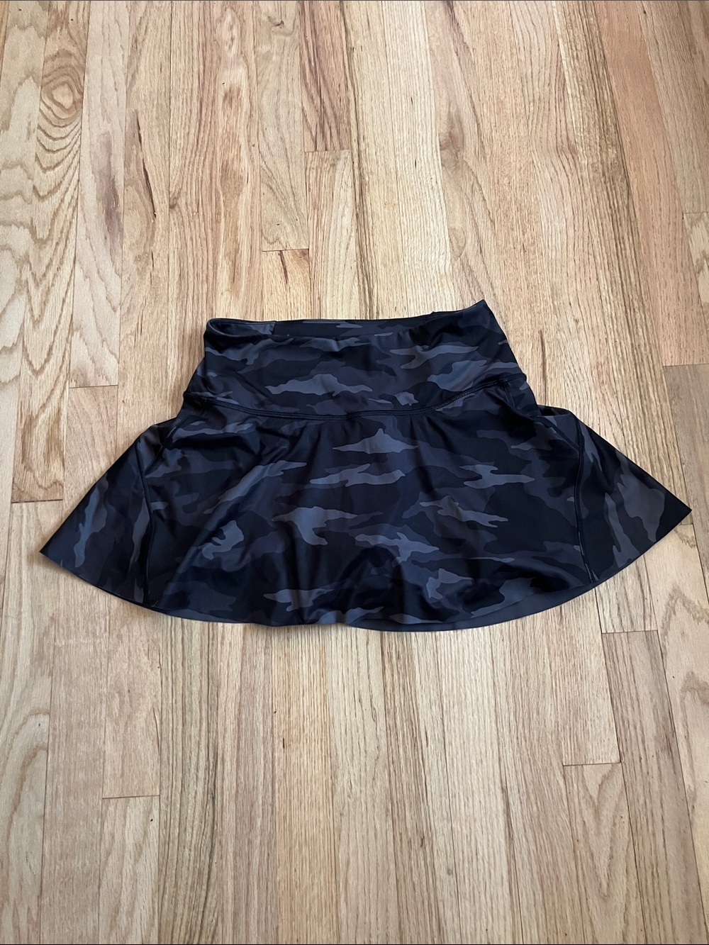 Athleta Black & Dark Gray Camo Tennis Skort